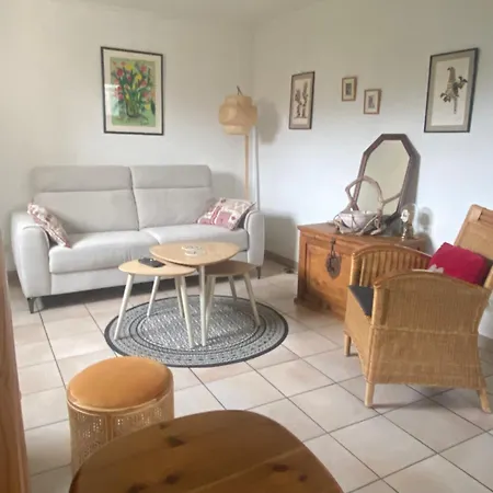 Chez Laurette Et Louis Ugine
